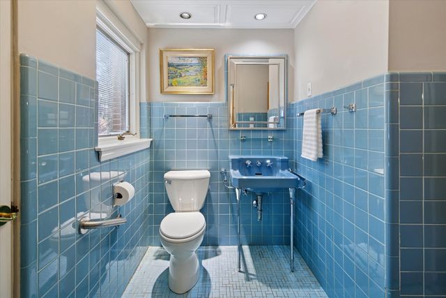 6101 N Knox Avenue, Chicago, IL 60646