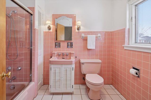 6101 N Knox Avenue, Chicago, IL 60646