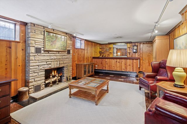 6101 N Knox Avenue, Chicago, IL 60646