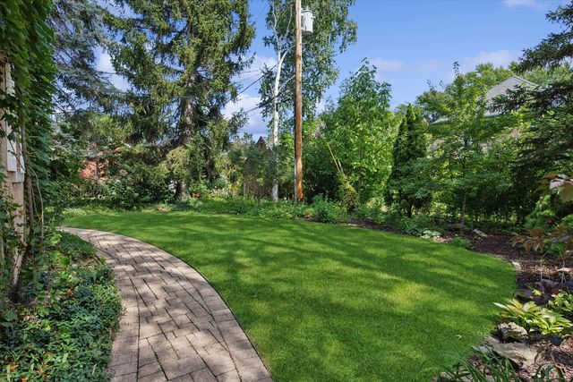 6101 N Knox Avenue, Chicago, IL 60646