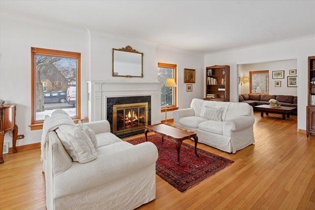 6101 N Knox Avenue, Chicago, IL 60646