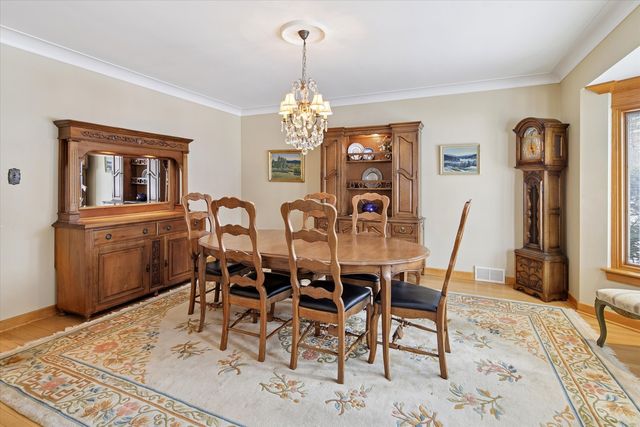 6101 N Knox Avenue, Chicago, IL 60646