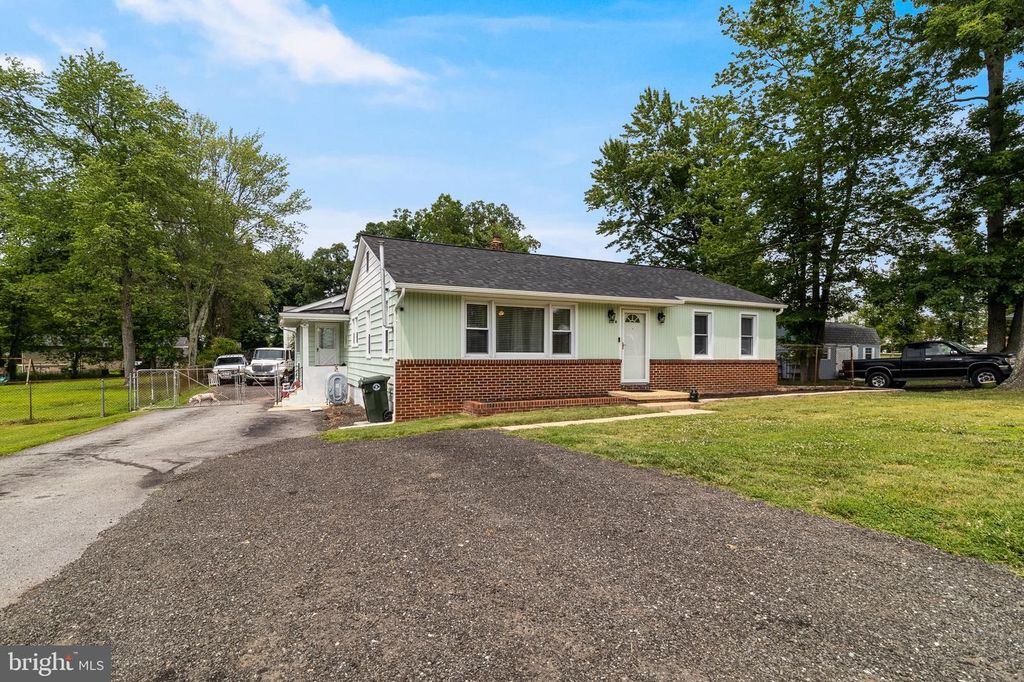 104 W HAWTHORNE DR, La Plata, MD 20646
