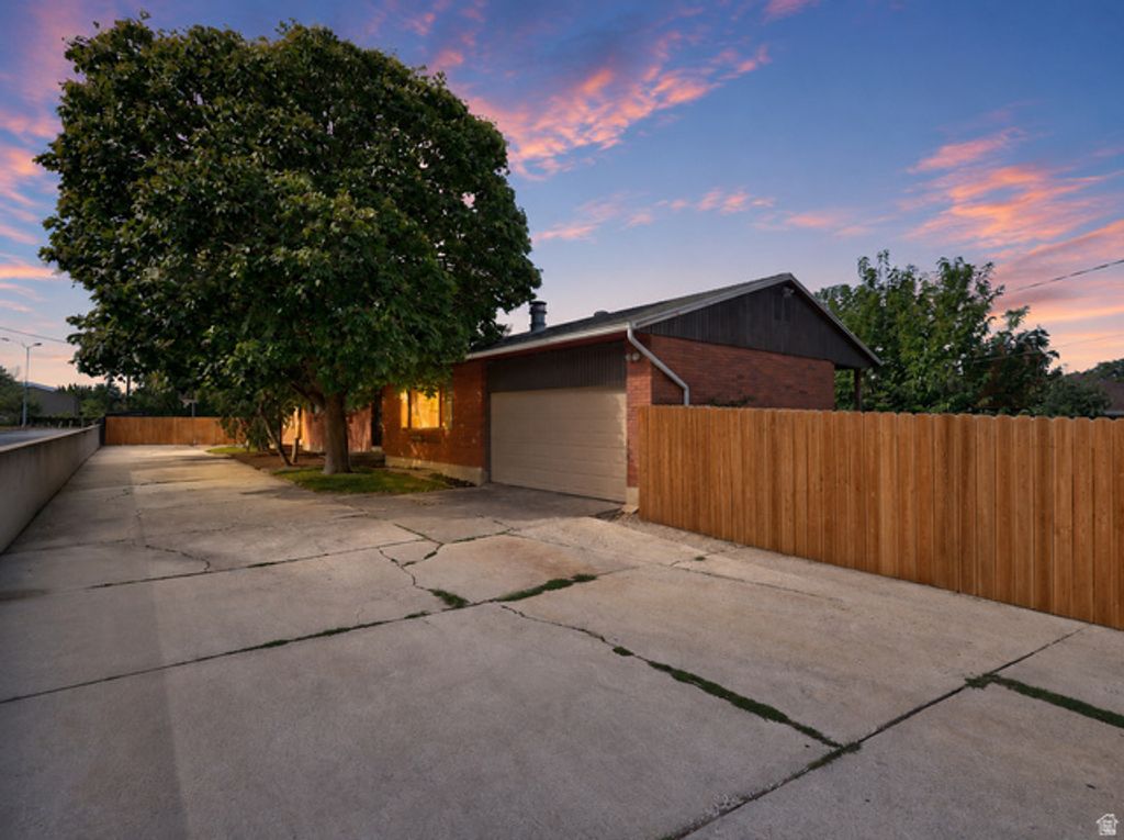 2358 E GREGSON AVE, Salt Lake City, UT 84109 — photo 3