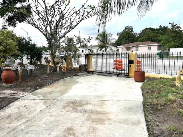 1060 Oriental Blvd, Opa-locka, FL 33054