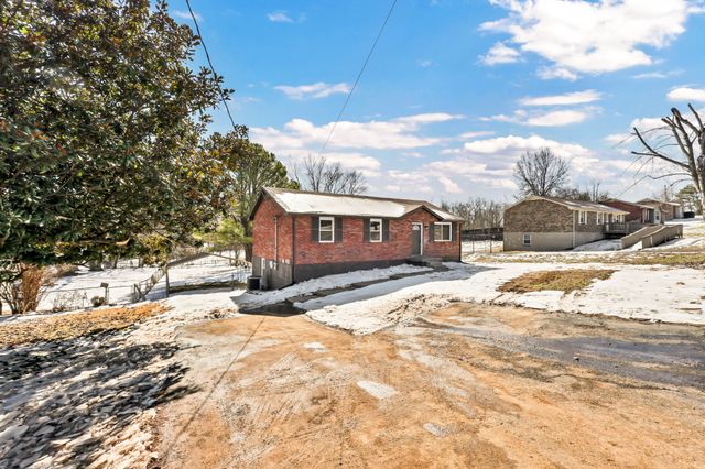 786 Pollard Rd, Clarksville, TN 37042