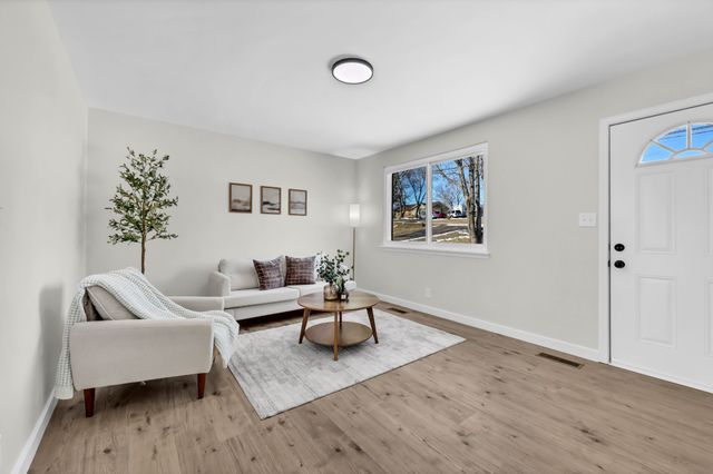 786 Pollard Rd, Clarksville, TN 37042