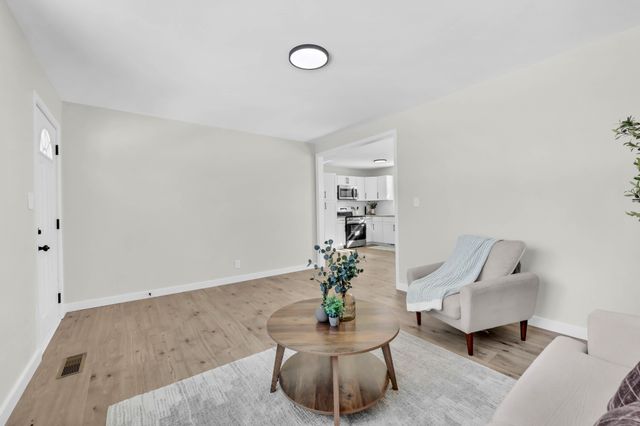 786 Pollard Rd, Clarksville, TN 37042