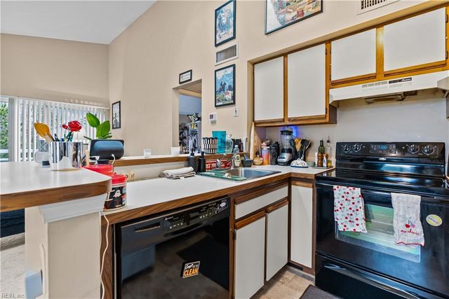 430 Babbling Brook DR, Virginia Beach, VA 23462