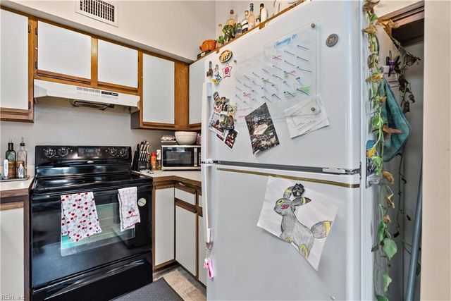 430 Babbling Brook DR, Virginia Beach, VA 23462