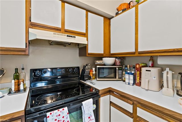 430 Babbling Brook DR, Virginia Beach, VA 23462