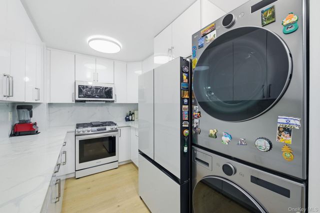 20933 26th Avenue 2B, Bayside, NY 11360