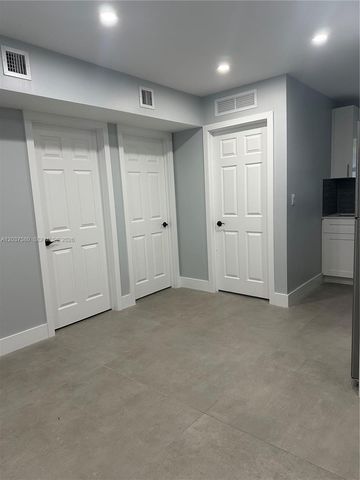1628 NW 15th St A, Miami, FL 33125