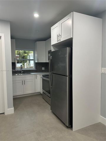1628 NW 15th St A, Miami, FL 33125