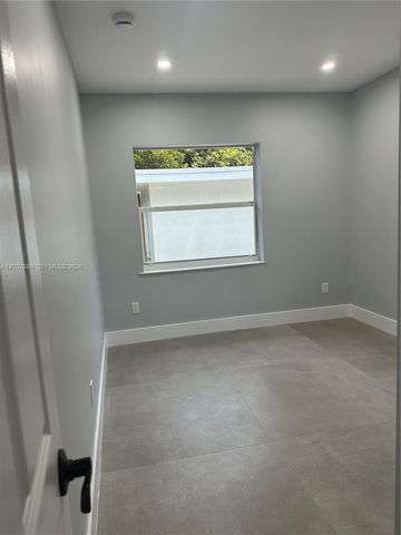 1628 NW 15th St A, Miami, FL 33125