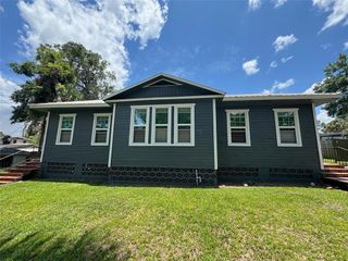215 NE 10TH AVENUE, Ocala, FL 34470
