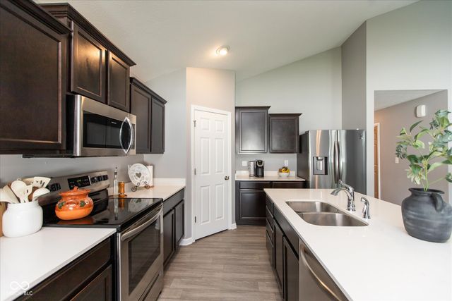 1151 N Aberdeen Drive, Franklin, IN 46131