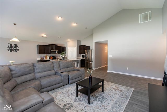 1151 N Aberdeen Drive, Franklin, IN 46131