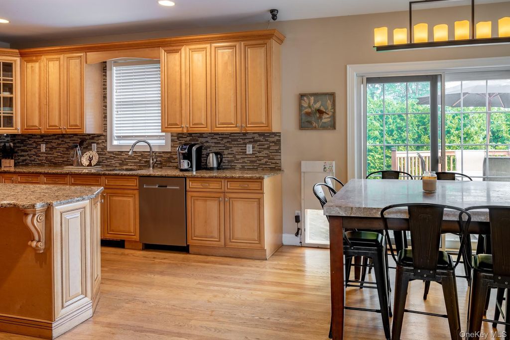 2 Heritage Place, Tappan, NY 10983 — photo 5