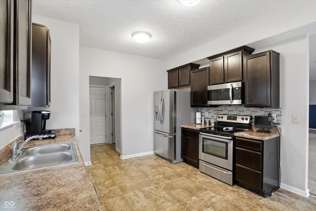 826 Kelly Pass, Greenwood, IN 46143