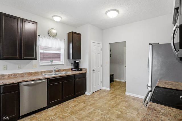 826 Kelly Pass, Greenwood, IN 46143