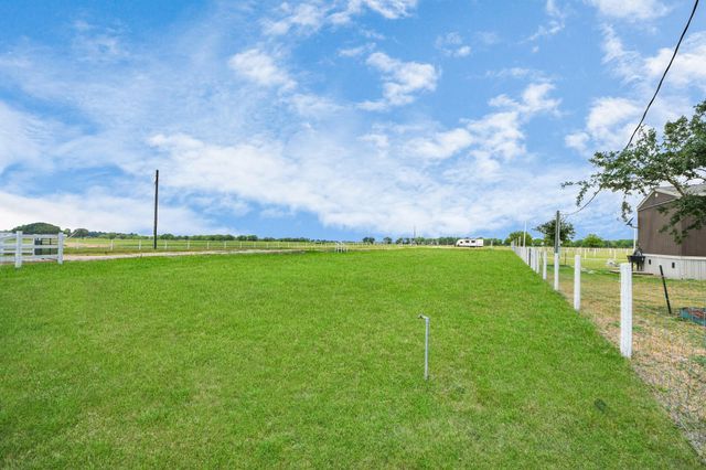 801 Williams Road, East Bernard, TX 77435