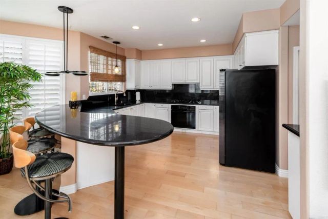 6663 Sitio Palmas, Carlsbad, CA 92009