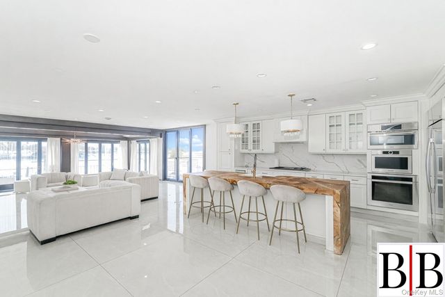 2276 National Drive, Brooklyn, NY 11234