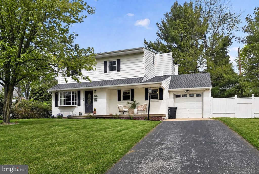 7501 NEWLAND ST, Philadelphia, PA 19128