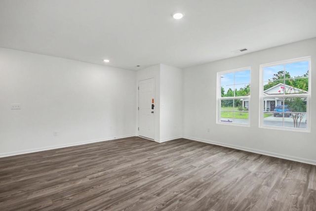 78 Vintage Way, Tabor City, NC 28463