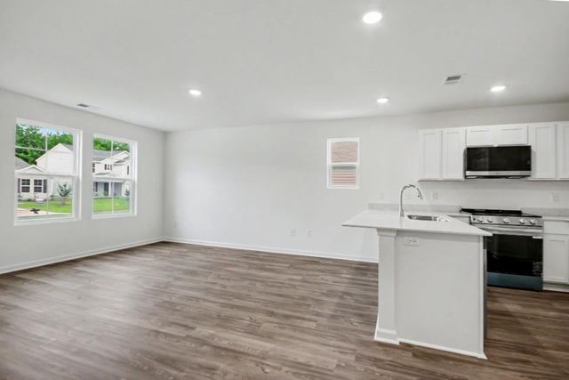78 Vintage Way, Tabor City, NC 28463