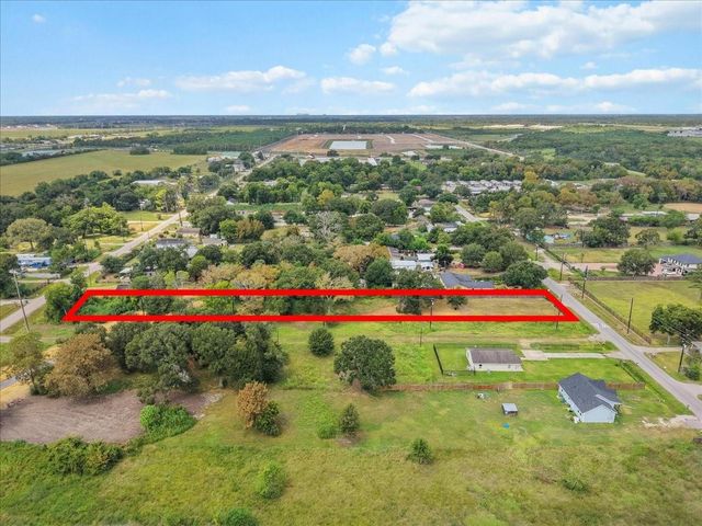 542 N Pine Street, Arcola, TX 77583
