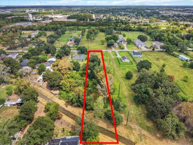 542 N Pine Street, Arcola, TX 77583
