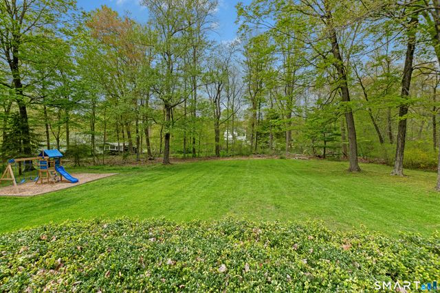12 Heritage Drive, Danbury, CT 06811