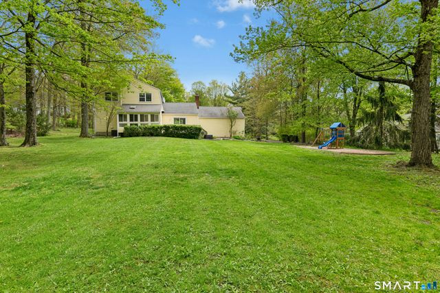 12 Heritage Drive, Danbury, CT 06811