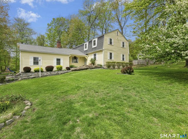 12 Heritage Drive, Danbury, CT 06811