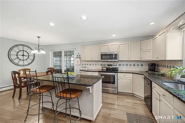 12 Heritage Drive, Danbury, CT 06811