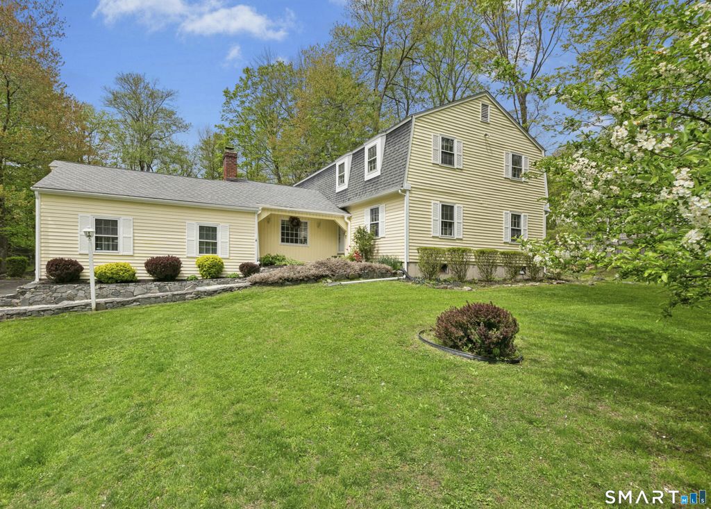 12 Heritage Drive, Danbury, CT 06811