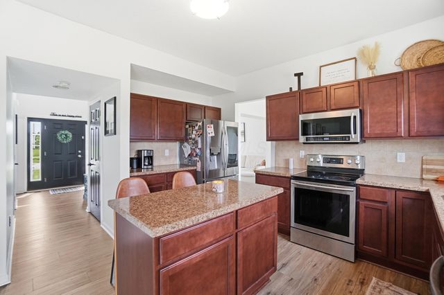 163 Terrier Court, Pataskala, OH 43062