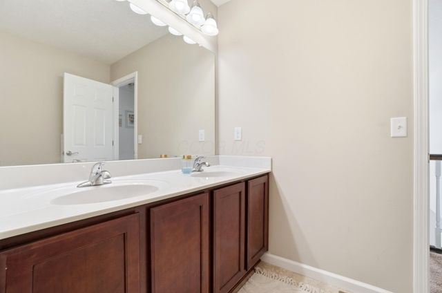 163 Terrier Court, Pataskala, OH 43062