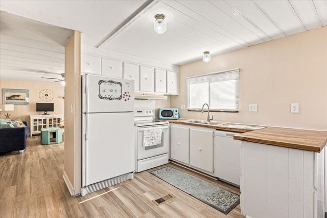 6526 Blue Water Court, Granbury, TX 76049