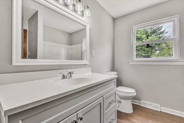 6066 Thornrose RD, Roanoke, VA 24012