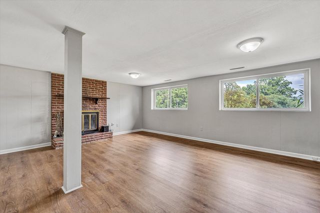 6066 Thornrose RD, Roanoke, VA 24012