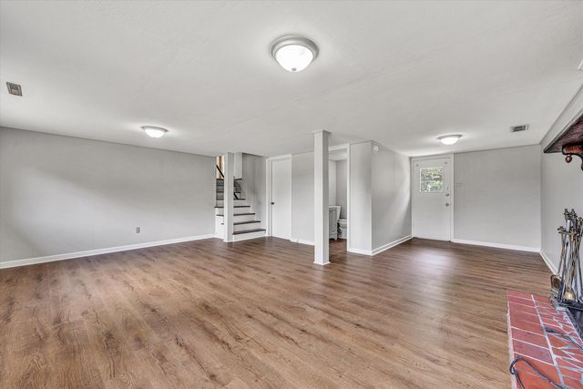 6066 Thornrose RD, Roanoke, VA 24012