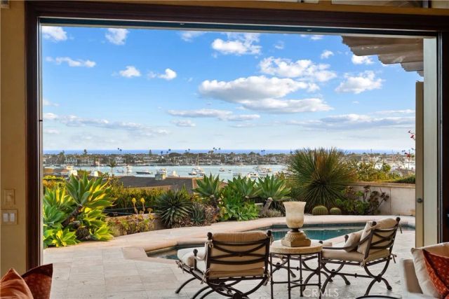 600 Ramona, Corona Del Mar, CA 92625
