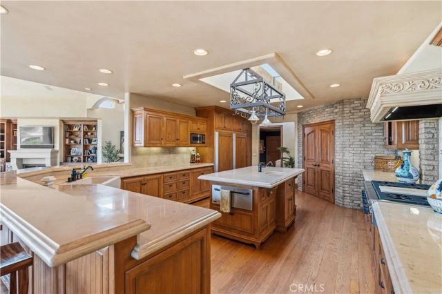 600 Ramona, Corona Del Mar, CA 92625