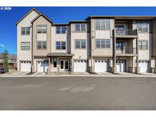 16417 Nw CHADWICK Way 302, Portland, OR 97229