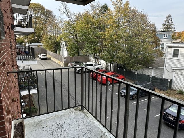 95 Nahant St 12, Lynn, MA 01902