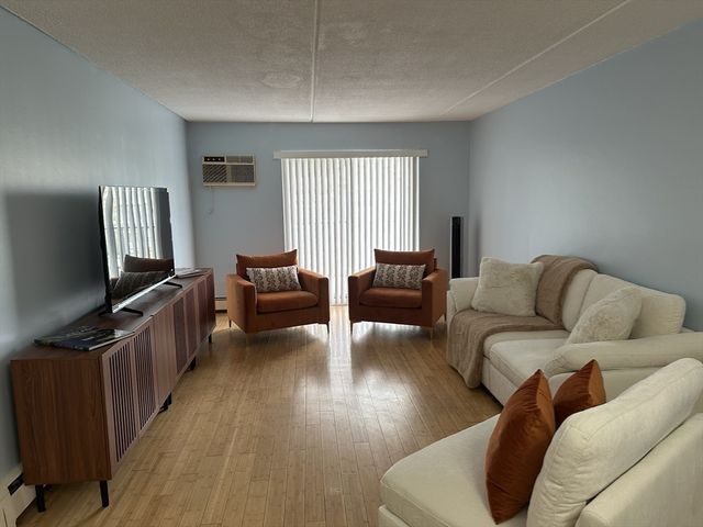 95 Nahant St 12, Lynn, MA 01902