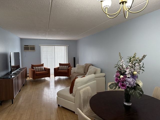 95 Nahant St 12, Lynn, MA 01902